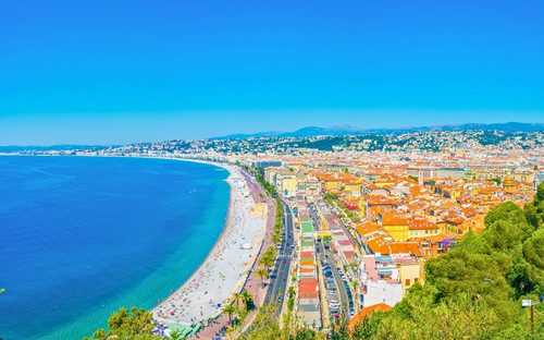Autocarro panorâmico na Promenade des Anglais em Nice