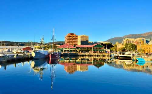 Autocarro panorâmico na zona do porto de Hobart